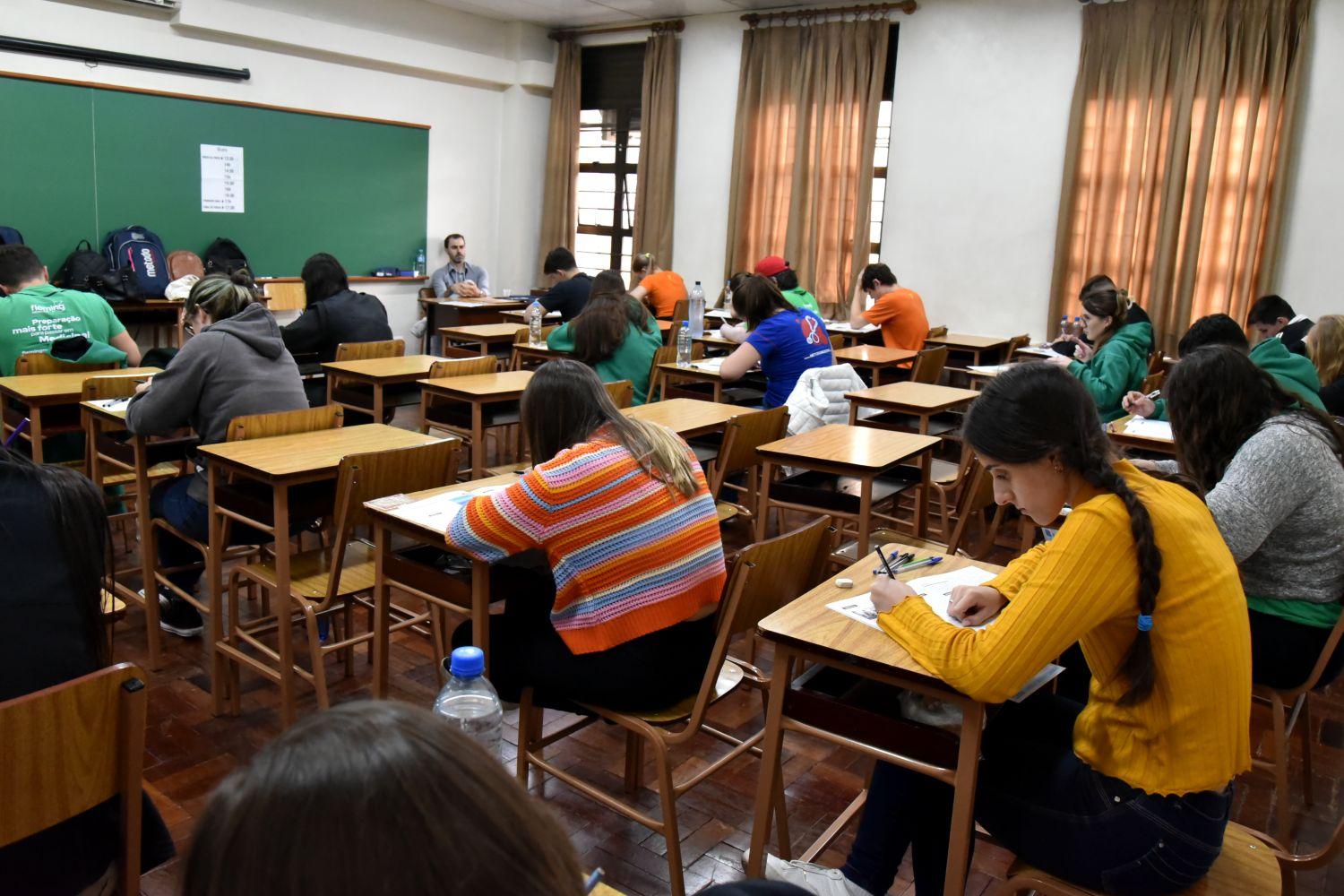 Forma&ccedil;&atilde;o profissional do aluno busca instigar uma vis&atilde;o cr&iacute;tica e inovadora