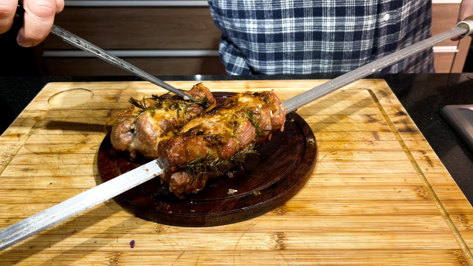 Aprenda a preparar a sobrepaleta su&iacute;na no churrasco