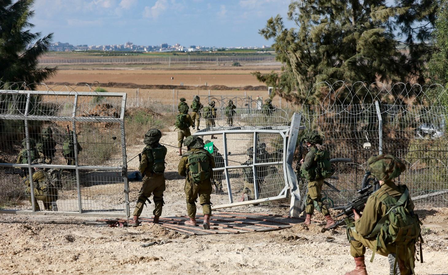 Israel afirma que 199 ref&eacute;ns foram capturados pelo Hamas