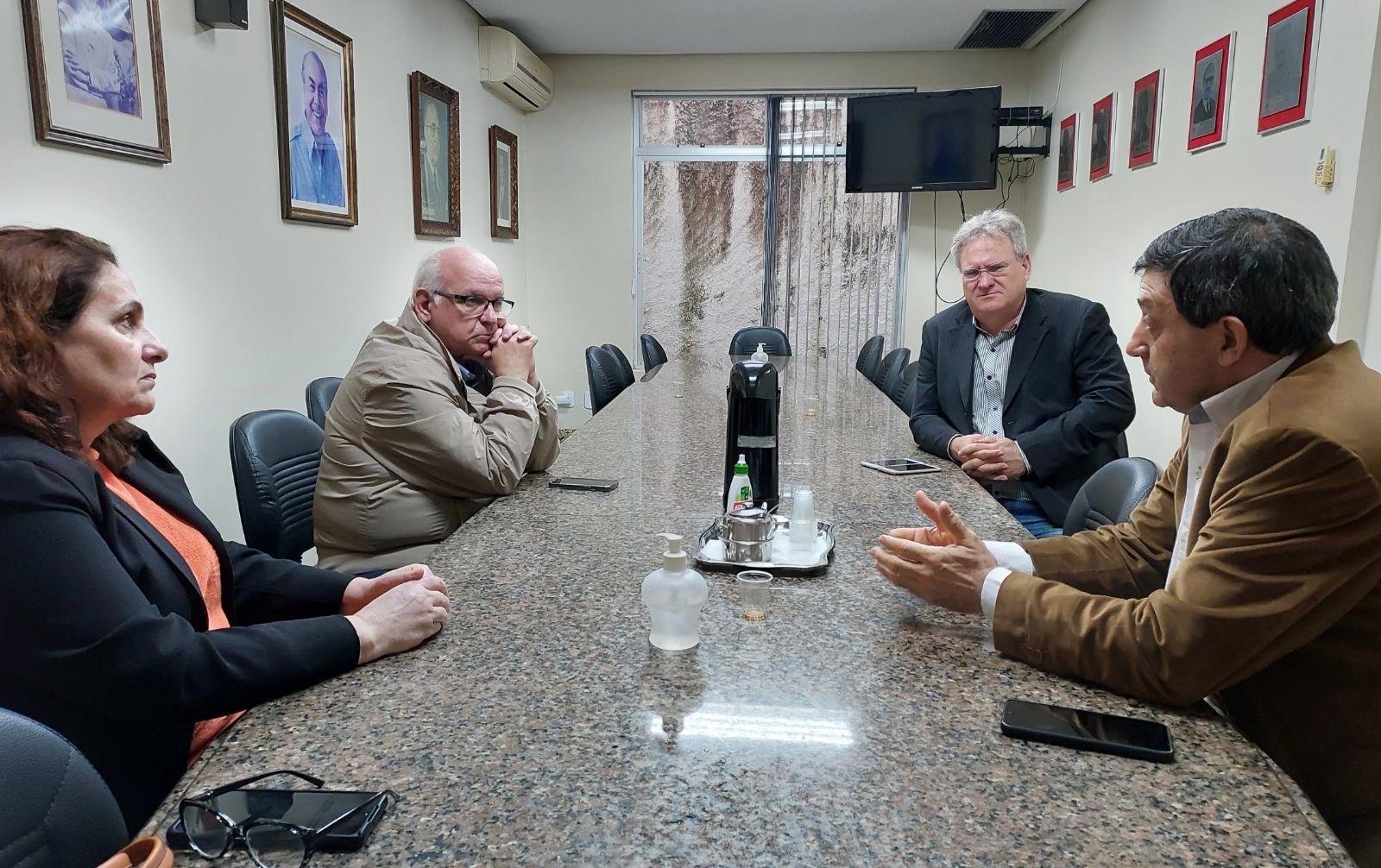 Romildo Bolzan e M&aacute;rio Bruck, em encontro na sede do PDT
