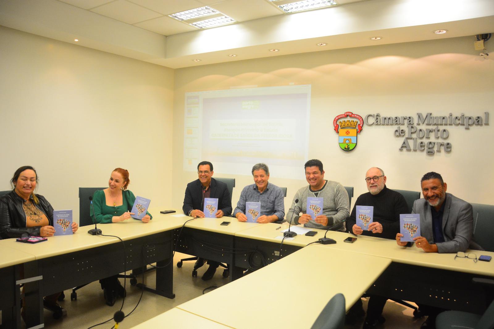 A Caderneta de Sa&uacute;de da Pessoa Idosa est&aacute; dispon&iacute;vel em todas as unidades de sa&uacute;de de Porto Alegre