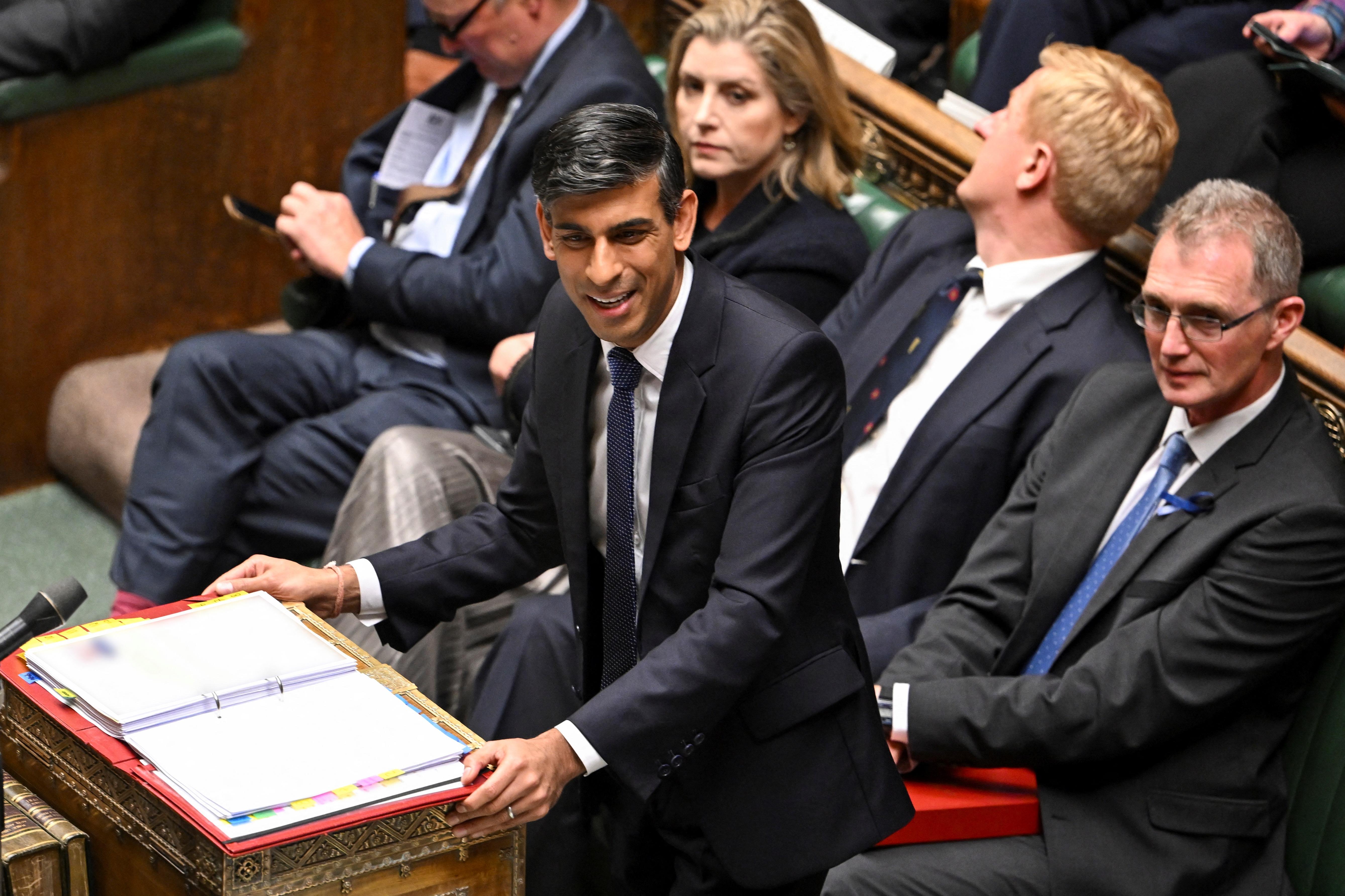 Rishi Sunak completa um ano em Downing Street com pouco a celebrar