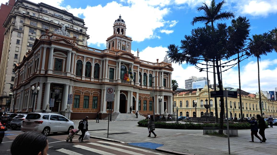 Elei&ccedil;&otilde;es 2024: deputados divulgam mo&ccedil;&atilde;o e exp&otilde;em racha do PT sobre candidatura em Porto Alegre