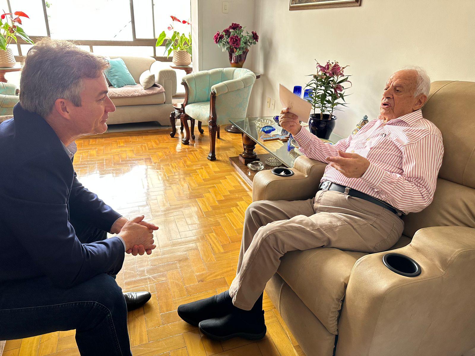 O presidente da Assembleia, Vilmar Zanchin (MDB), convidou o ex-governador Pedro Simon para o ato