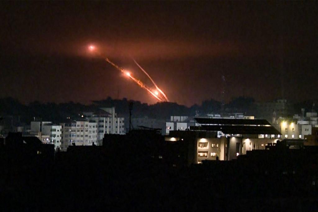 Israel intensifica bombardeios