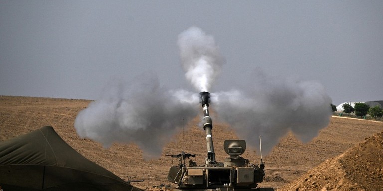 Exército israelense continua bombardeando a Faixa de Gaza neste sábado Exército israelense continua bombardeando a Faixa de Gaza neste sábado