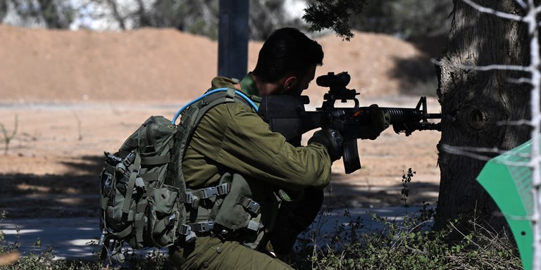 Israel envia mais tropas e se prepara para intensificar combate em Gaza Israel envia mais tropas e se prepara para intensificar combate em Gaza