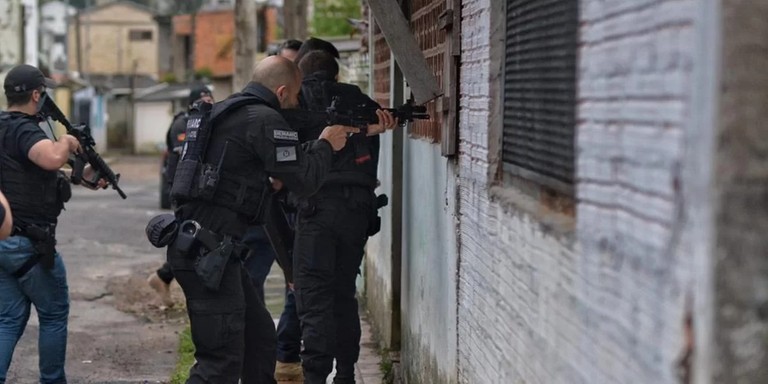 Red foi o principal alvo de operação envolvendo 200 policiais Red foi o principal alvo de operação envolvendo 200 policiais