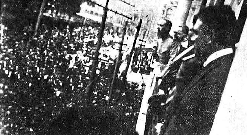 O general Setembrino de Carvalho discursa da sacada do Grande Hotel