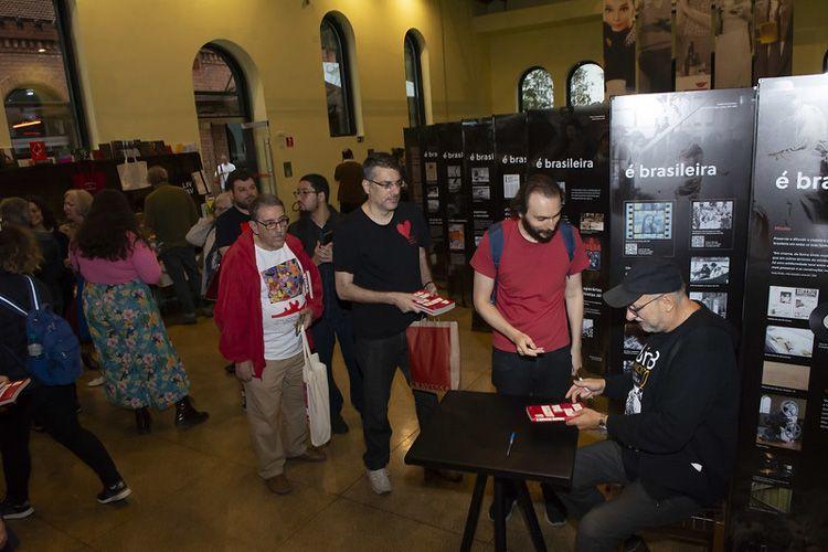 Lan&ccedil;amento do livro de Luiz Zanin Oricchio durante a Mostra Internacional de Cinema de S&atilde;o Paulo