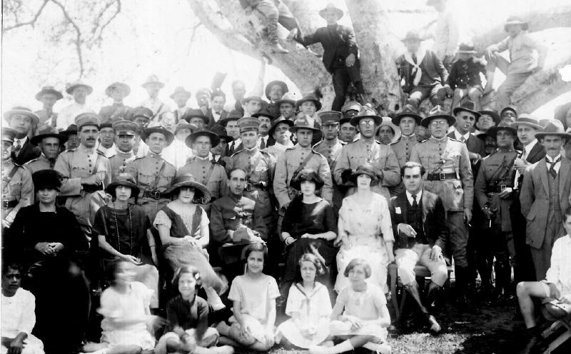 Assinatura do Armist&iacute;cio, pelo general Setembrino de Carvalho, em Bag&eacute;