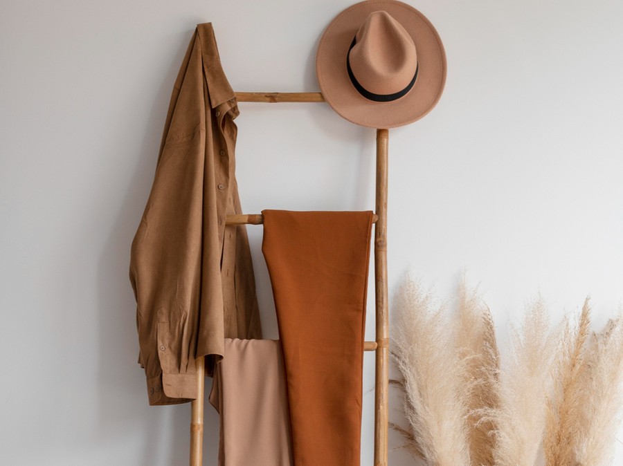 Versatilidade do marrom traz opções de criar looks na primavera e no verão Versatilidade do marrom traz opções de criar looks na primavera e no verão