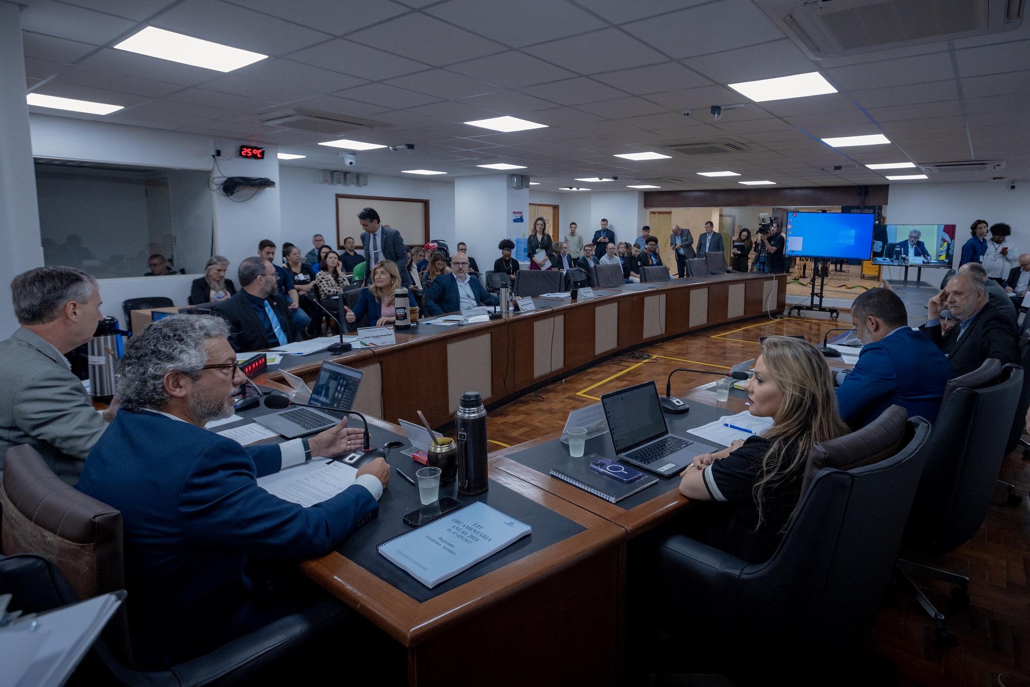 Relator, Frederico Antunes defendeu a proposta do governo