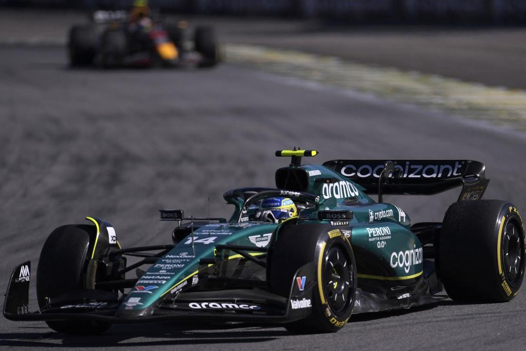 Espanhol segurou press&atilde;o de uma Red Bull e ainda deu troco em ultrapassagem