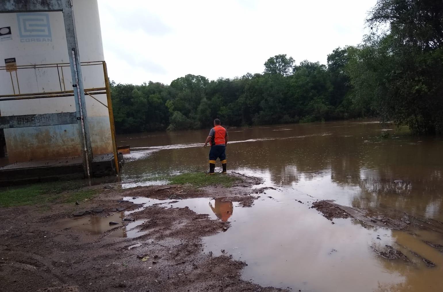 Em taquara,  entre s&aacute;bado e domingo, choveu 86,11 mil&iacute;metros. 