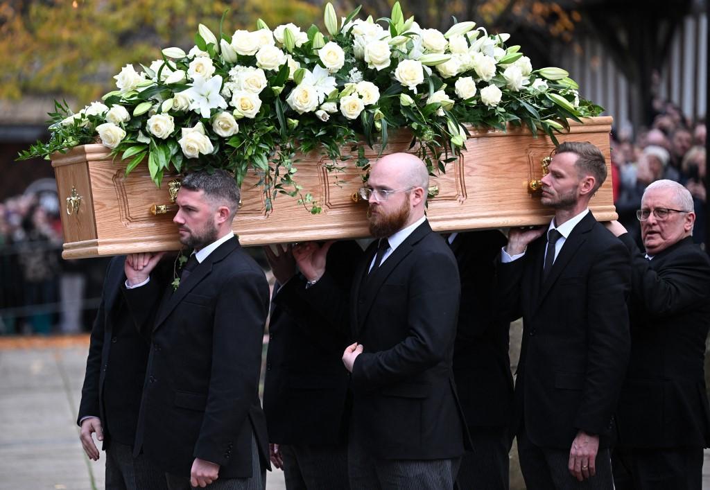 Com a sele&ccedil;&atilde;o dos 'Tr&ecirc;s Le&otilde;es', disputou 106 partidas e marcou 49 gols. Aposentou-se na Copa de 70