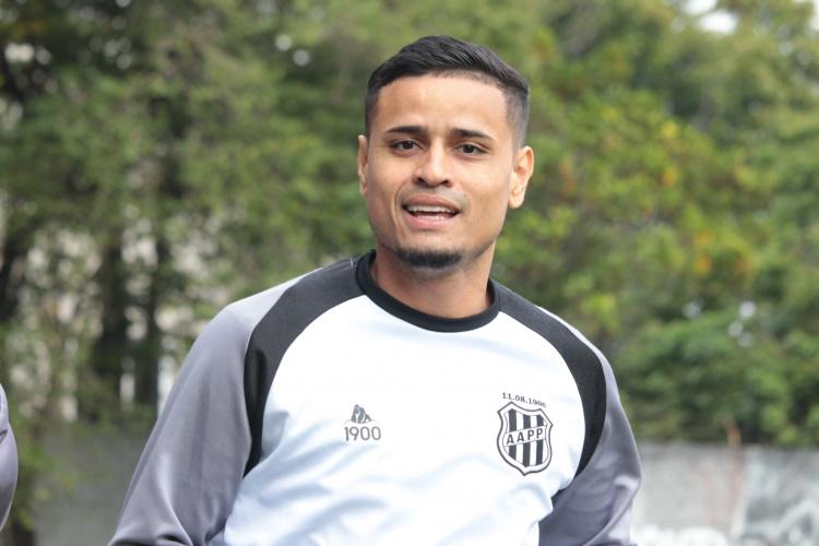 Everton atualmente defende a Ponte Preta 