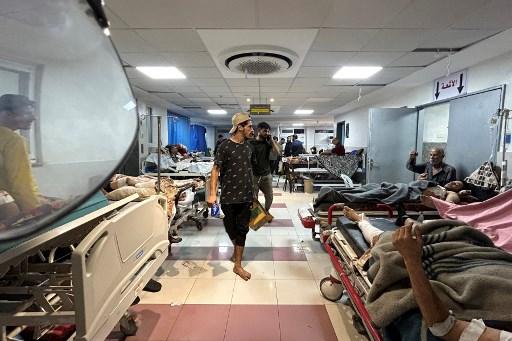 Segundo OMS, pessoas permanecem encurraladas nesta ter&ccedil;a-feira no principal hospital de Gaza