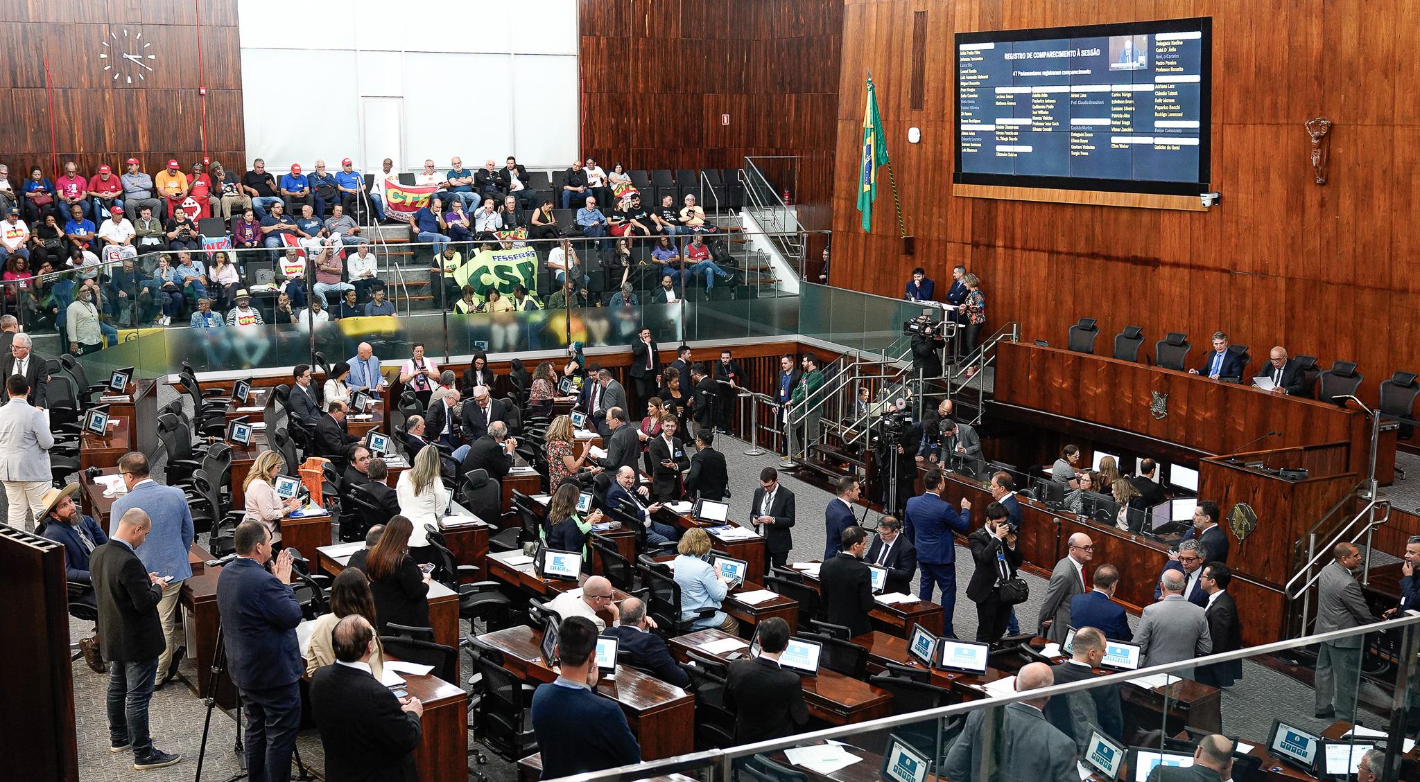 Plen&aacute;rio rejeitou emendas que previam reajustes maiores