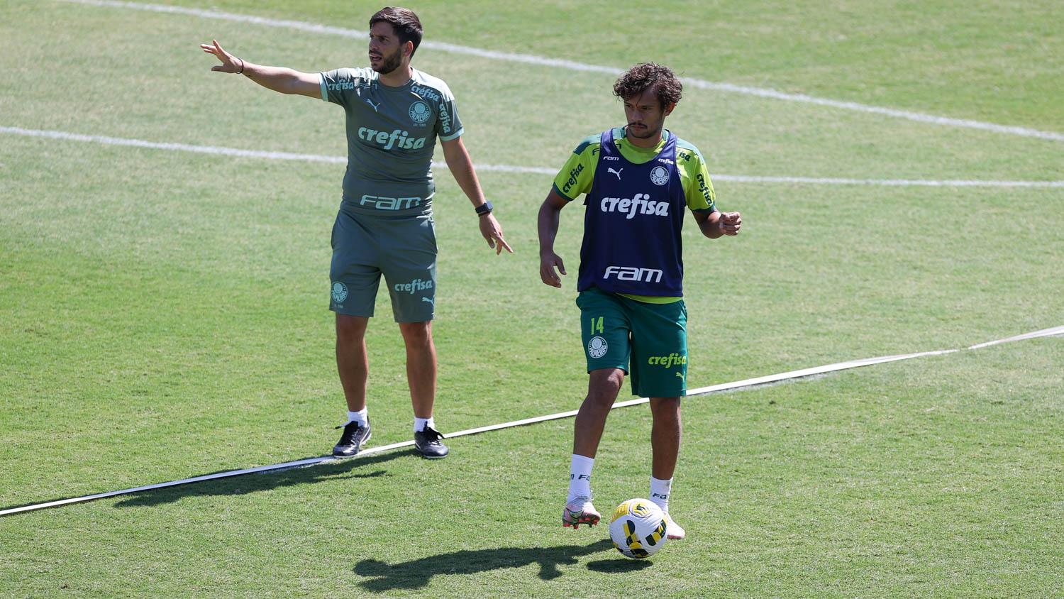 Inter pode entrar na disputa por Gustavo Scarpa 