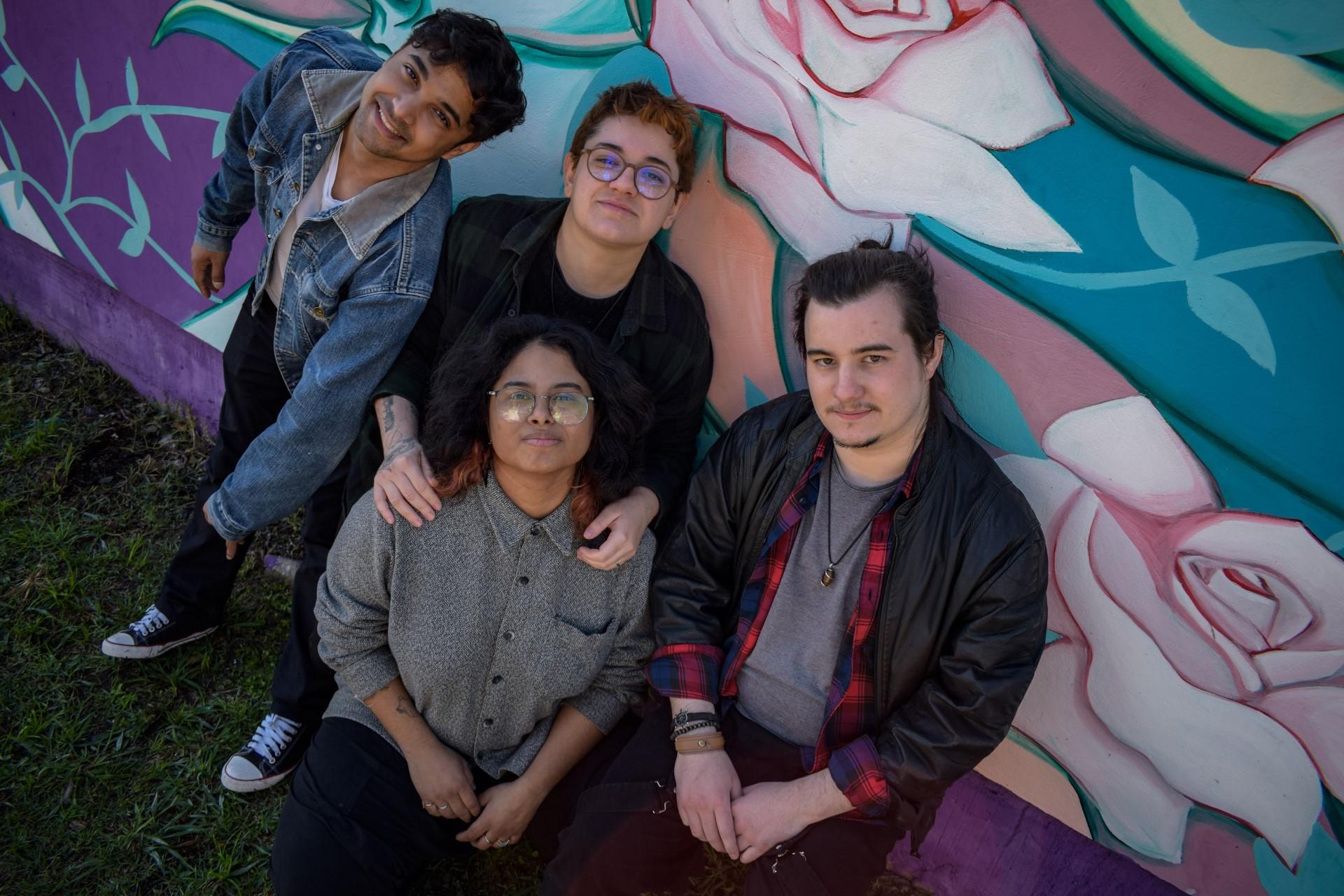 Banda independente F&uacute;lsia vai abrir a programa&ccedil;&atilde;o de shows na festa