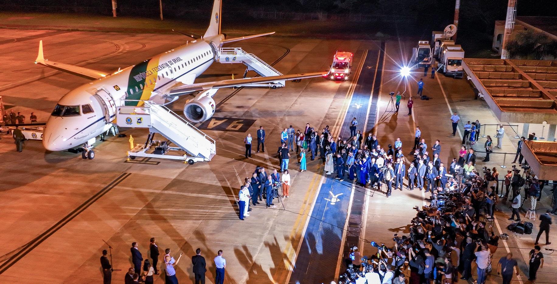 Avi&atilde;o com repatriados de Gaza chegou no come&ccedil;o desta semana