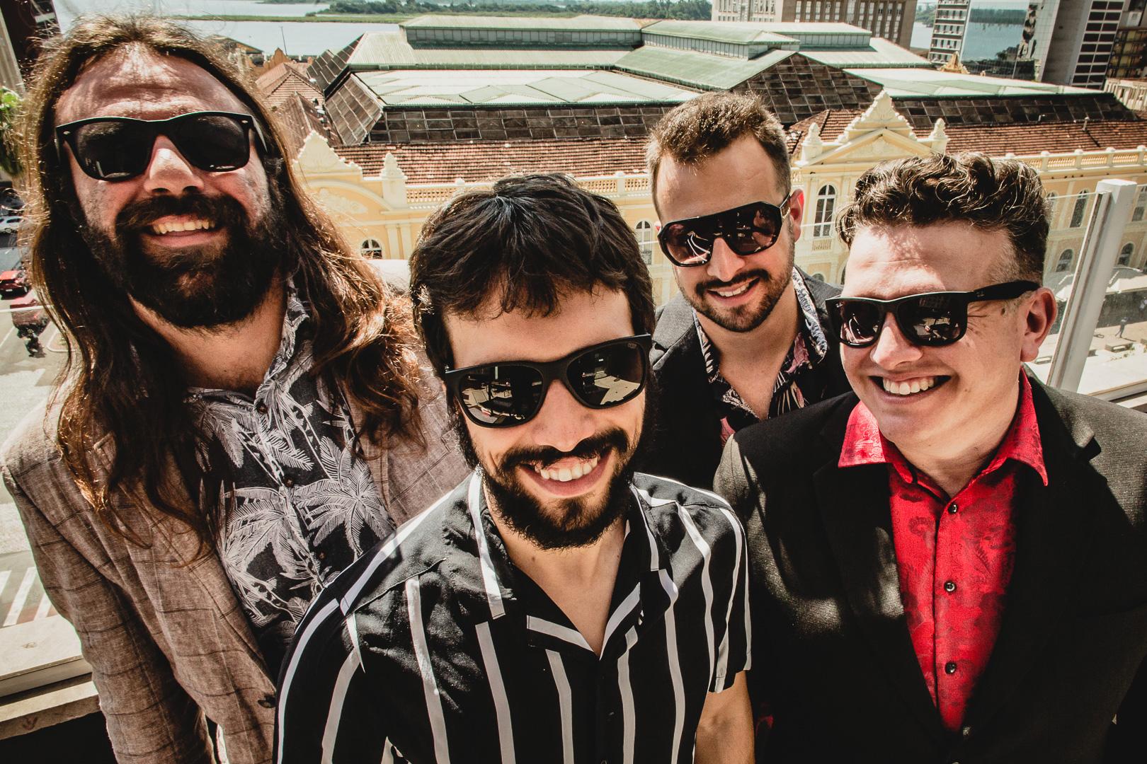 M&aacute;rcio Petracco, que integrou algumas das principais bandas ga&uacute;chas de Rock, entre elas TNT,  Cowboys Espirituais e Tenente Cascavel, aqui com Jogo Sujo