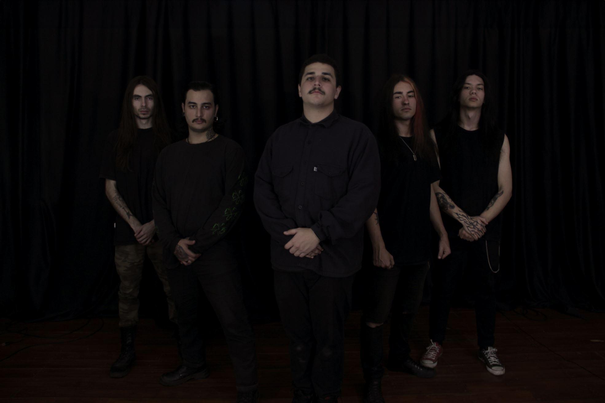 A obra da banda foi criada depois de v&aacute;rios meses de trabalho, com as composi&ccedil;&otilde;es tendo influ&ecirc;ncias de diferentes g&ecirc;neros do Heavy Metal