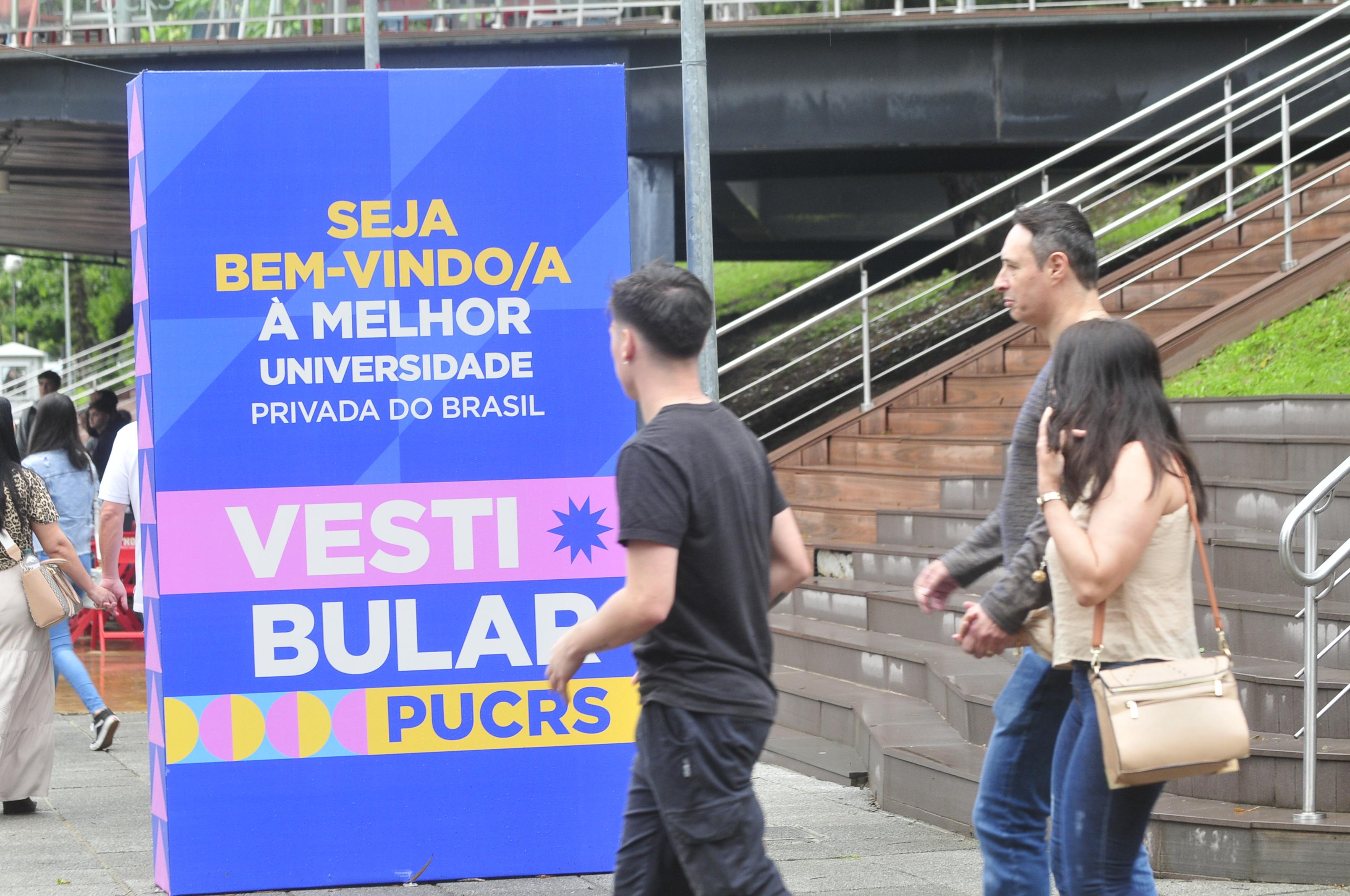 PUCRS oferece vagas em 49 cursos