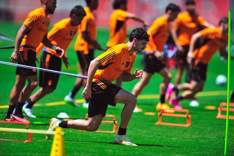 Inter: venda de Johnny ajuda, mas ainda &eacute; insuficiente para atingir meta no or&ccedil;amento 