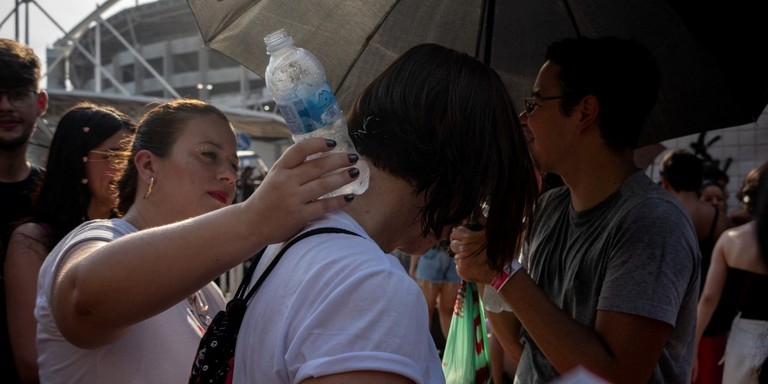 Calor beirou a sensação térmica de 60 graus Calor beirou a sensação térmica de 60 graus