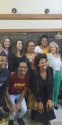 Professores, pesquisadores, amigos do poeta e militante do Movimento Negro, Oliveira Silveira, na outorga do título de Doutor Honoris Causa pela Ufrgs, na segunda-feira, 20 de novembro