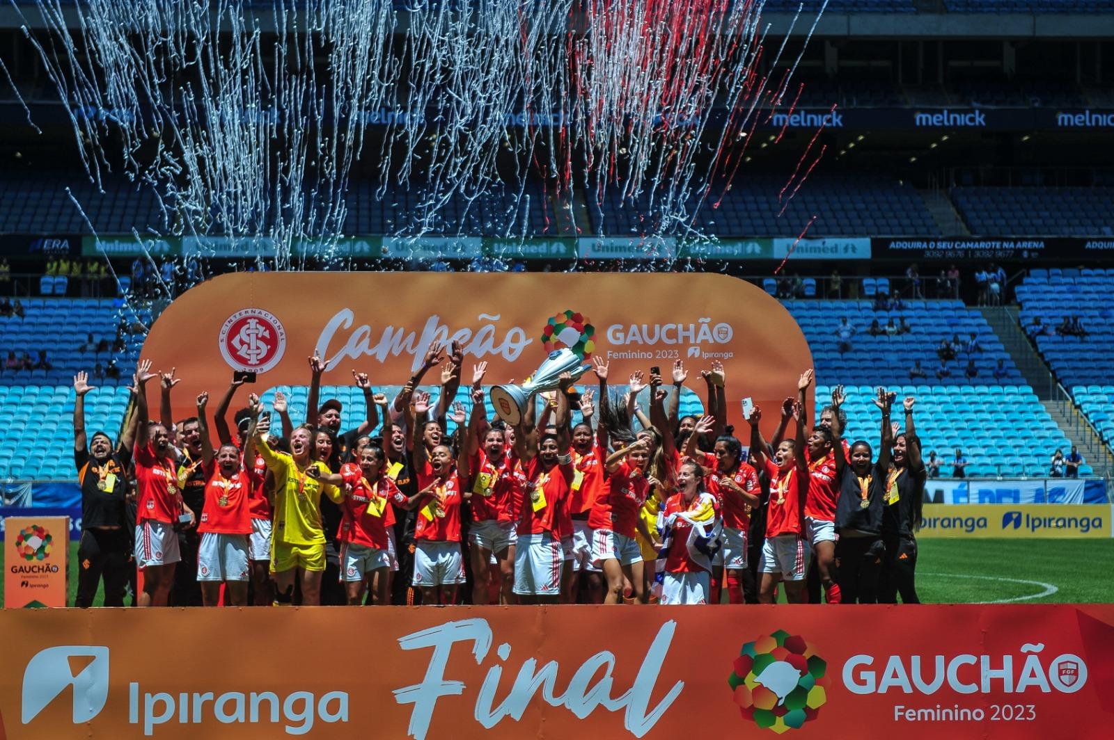 Gurias Coloradas levantaram a ta&ccedil;a na casa das rivais 
