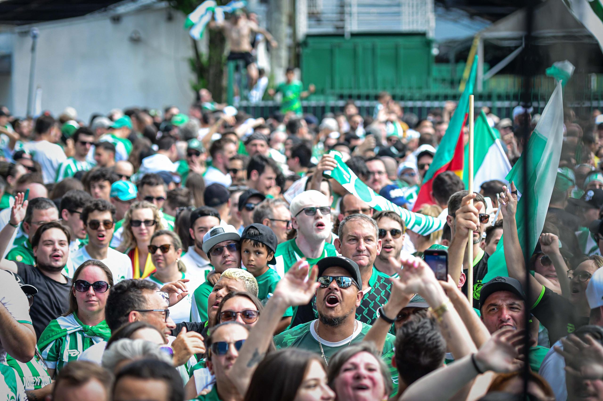 Torcida comemorou o retorno &agrave; Serie A 