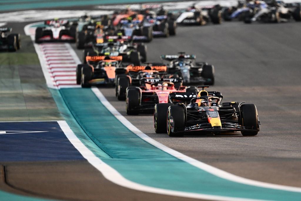 Holand&ecirc;s comandou (de novo) as a&ccedil;&otilde;es