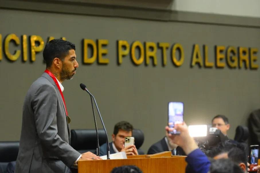 Uruguaio recebeu homenagem na Assembleia Legislativa do Estado do Rio Grande do Sul