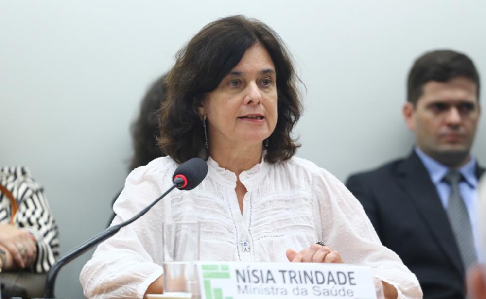 MInistra discutiu com deputados antivacina 