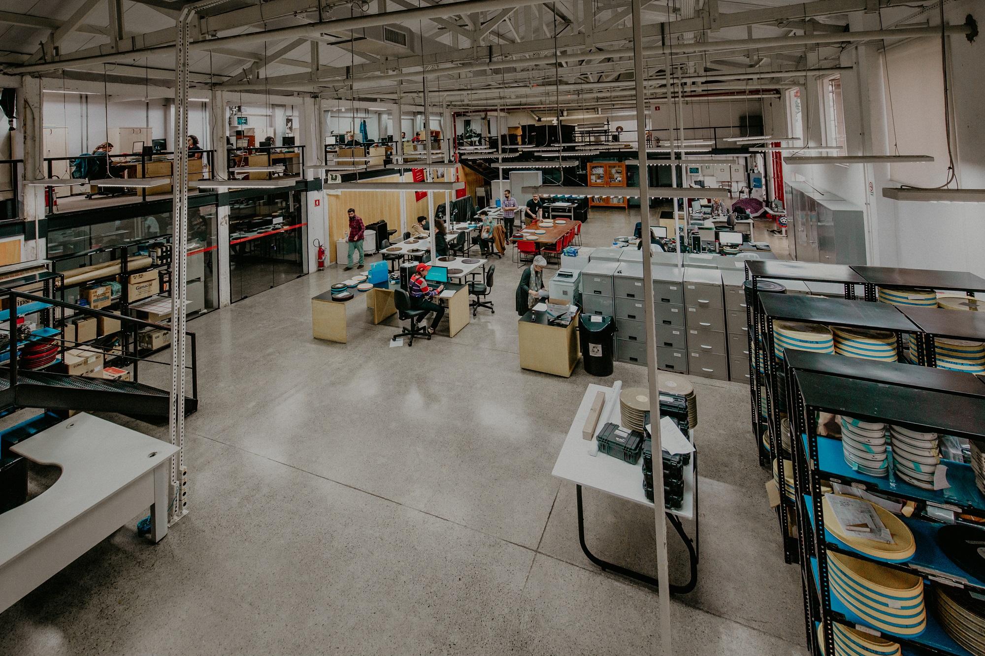 Em seu acervo, a Cinemateca Brasileira possui mais de 40 mil t&iacute;tulos e um vasto acervo documental