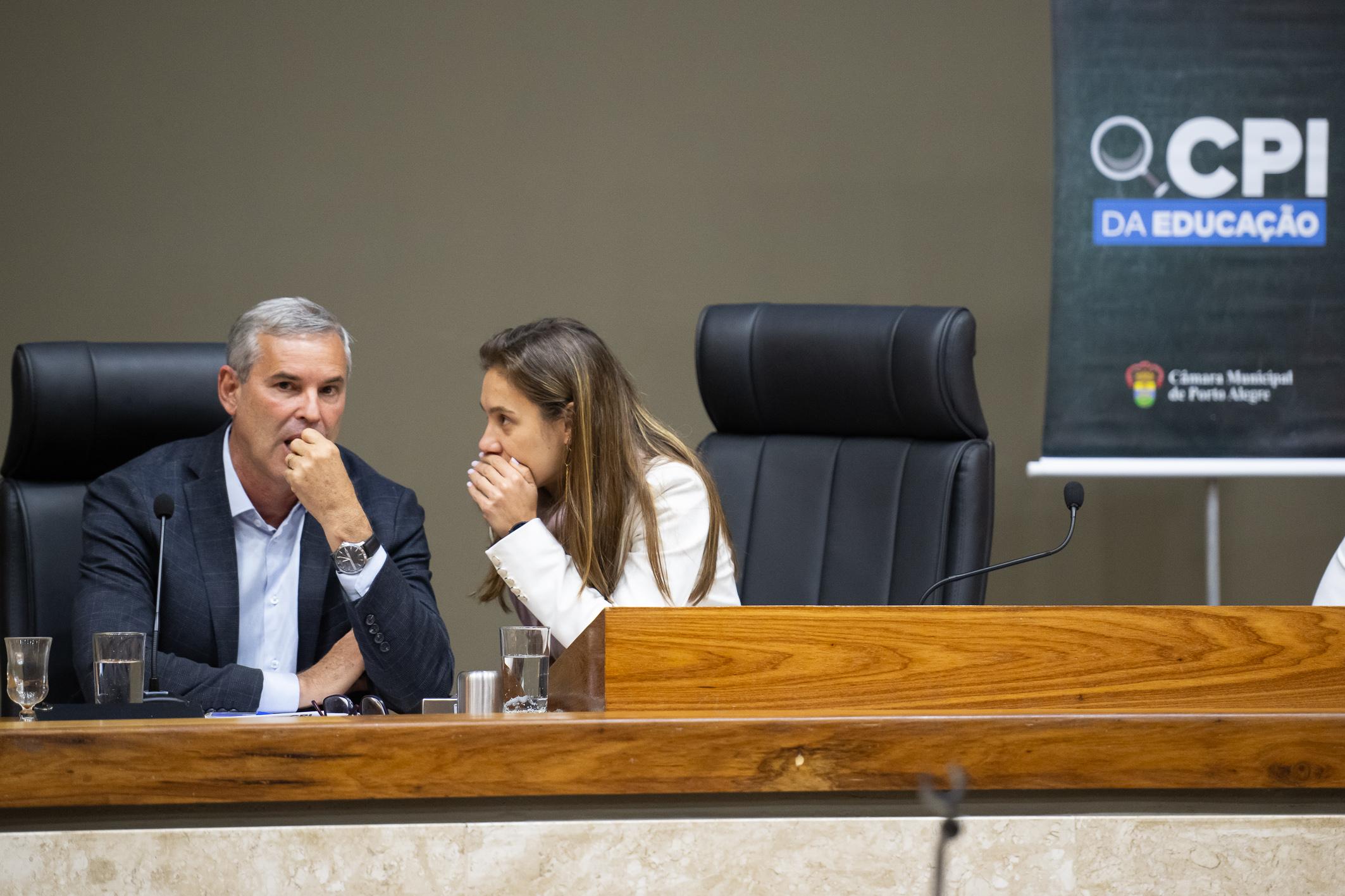 A presidente da CPI de 'oposi&ccedil;&atilde;o', Mari Pimentel, apresentar&aacute; relat&oacute;rio paralelo. Documento 'oficial' a ser votado &eacute; de autoria de Mauro Pinheiro, relator