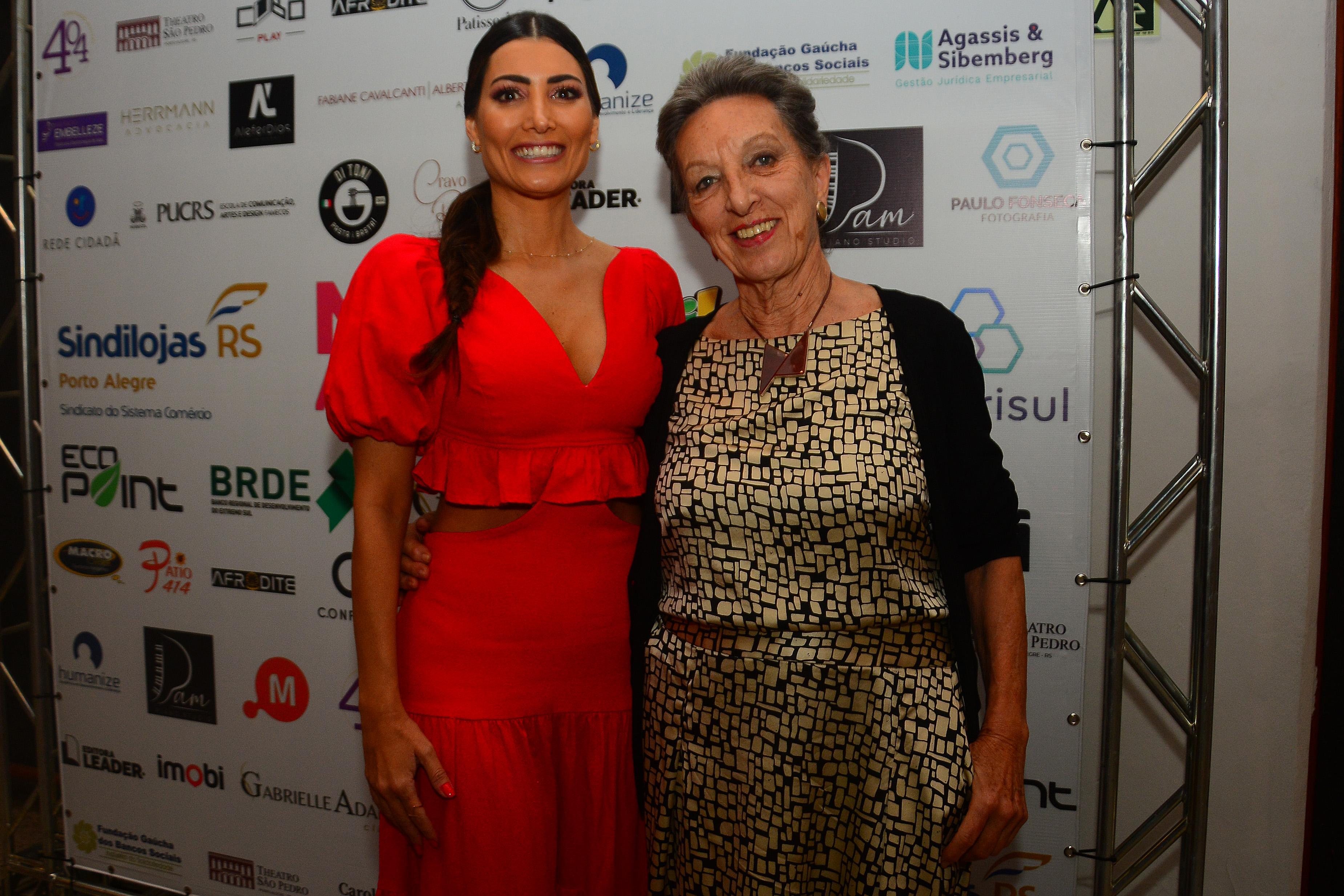 Tain&aacute; Vidal, idealizadora do programa Moda Alegre, e D&oacute;ris Spohr