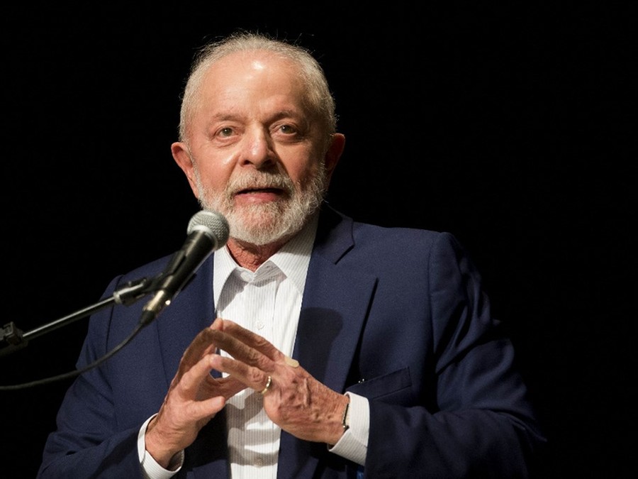 Lula sabe enaltecer o regime venezuelano sem fazer qualquer observação a respeito dos 7 milhões de cidadãos que deixaram o país Lula sabe enaltecer o regime venezuelano sem fazer qualquer observação a respeito dos 7 milhões de cidadãos que deixaram o país