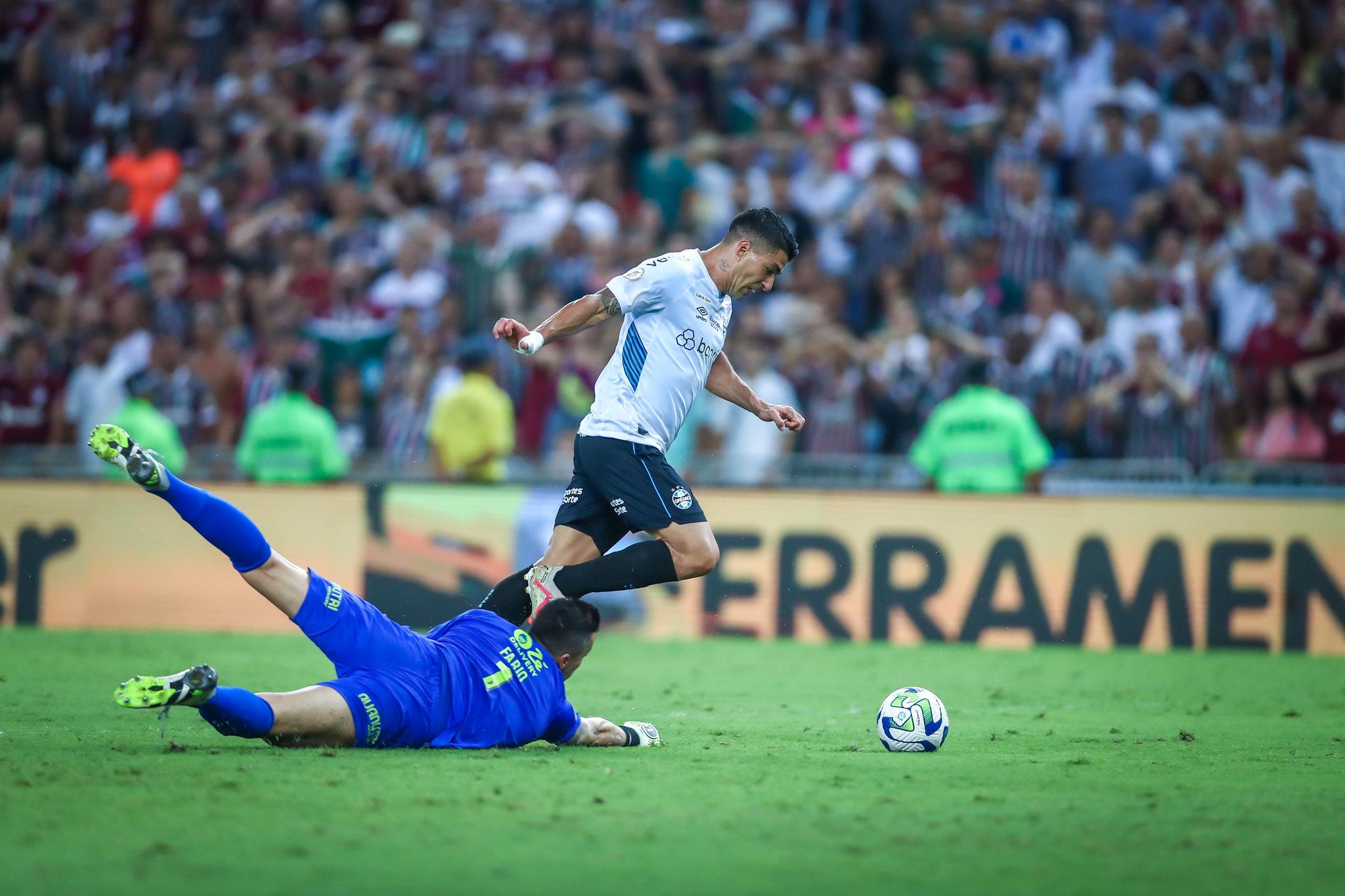 Su&aacute;rez mais uma vez foi o principal protagonista do time de Renato Portaluppi