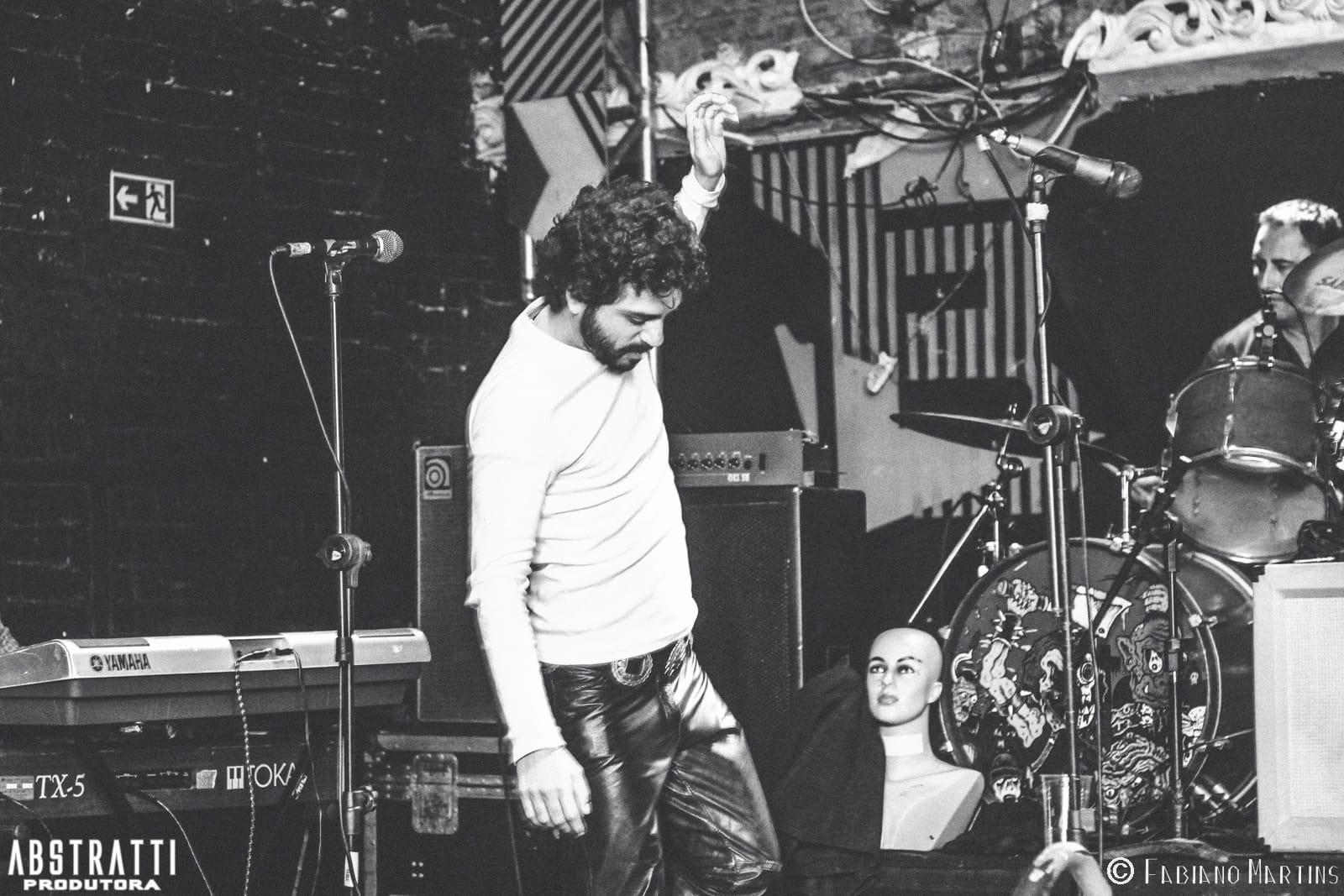 Daniel Christian &eacute; o mais antigo vocalista em atividade interpretando Jim Morrison