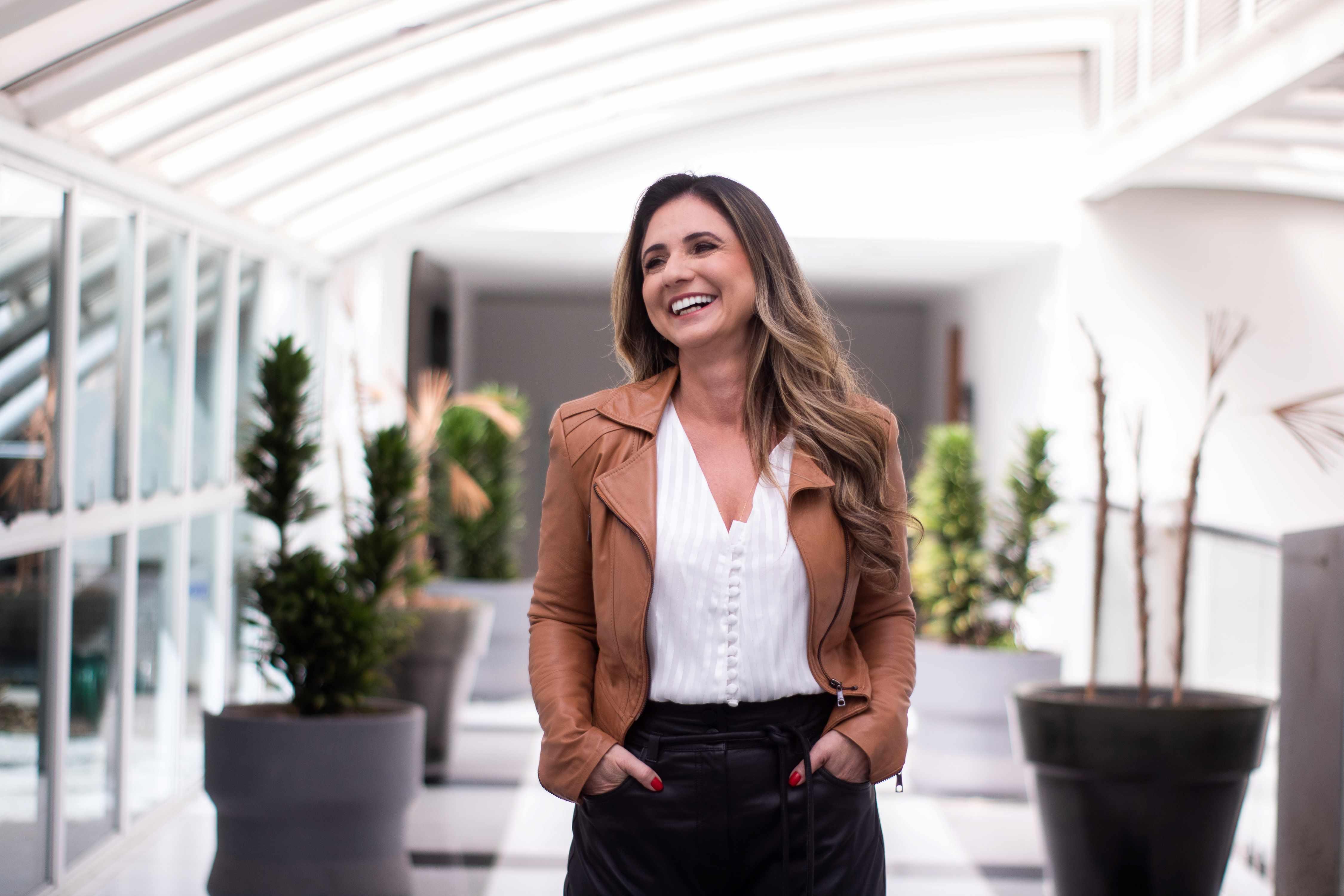 Daniela Bertoldo &eacute; autora do livro Mulheres que lideram jogam juntas