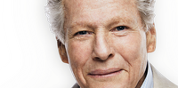 Ryan O'Neal foi alçado ao estrelado pelo filme 