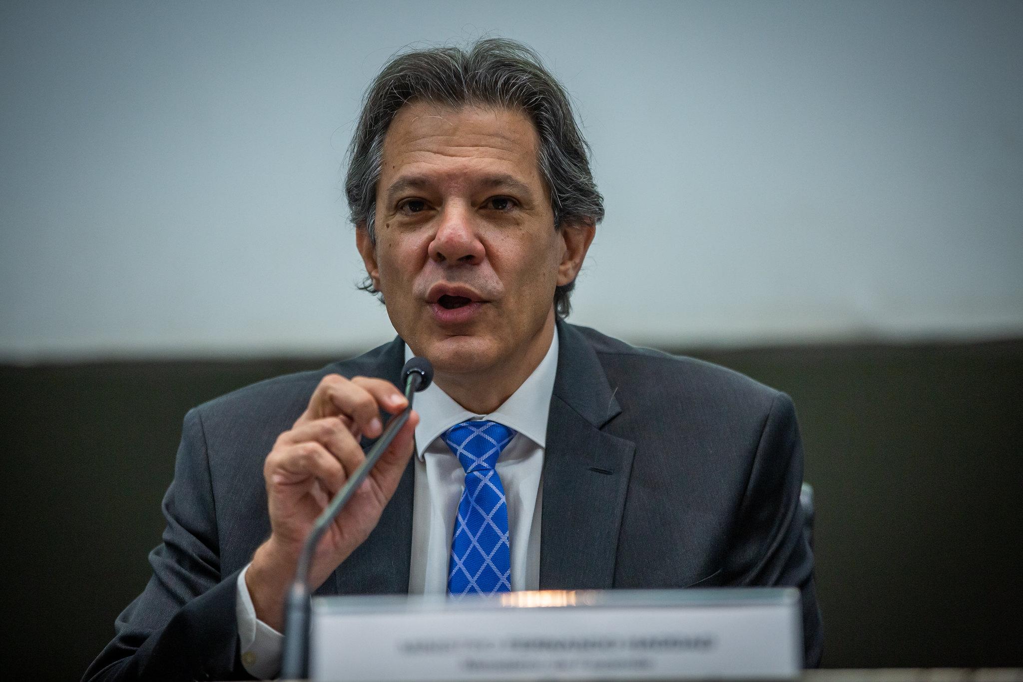 Ministro da Fazenda rebateu manifesta&ccedil;&otilde;es da presidente do PT, Gleisi Hoffmann