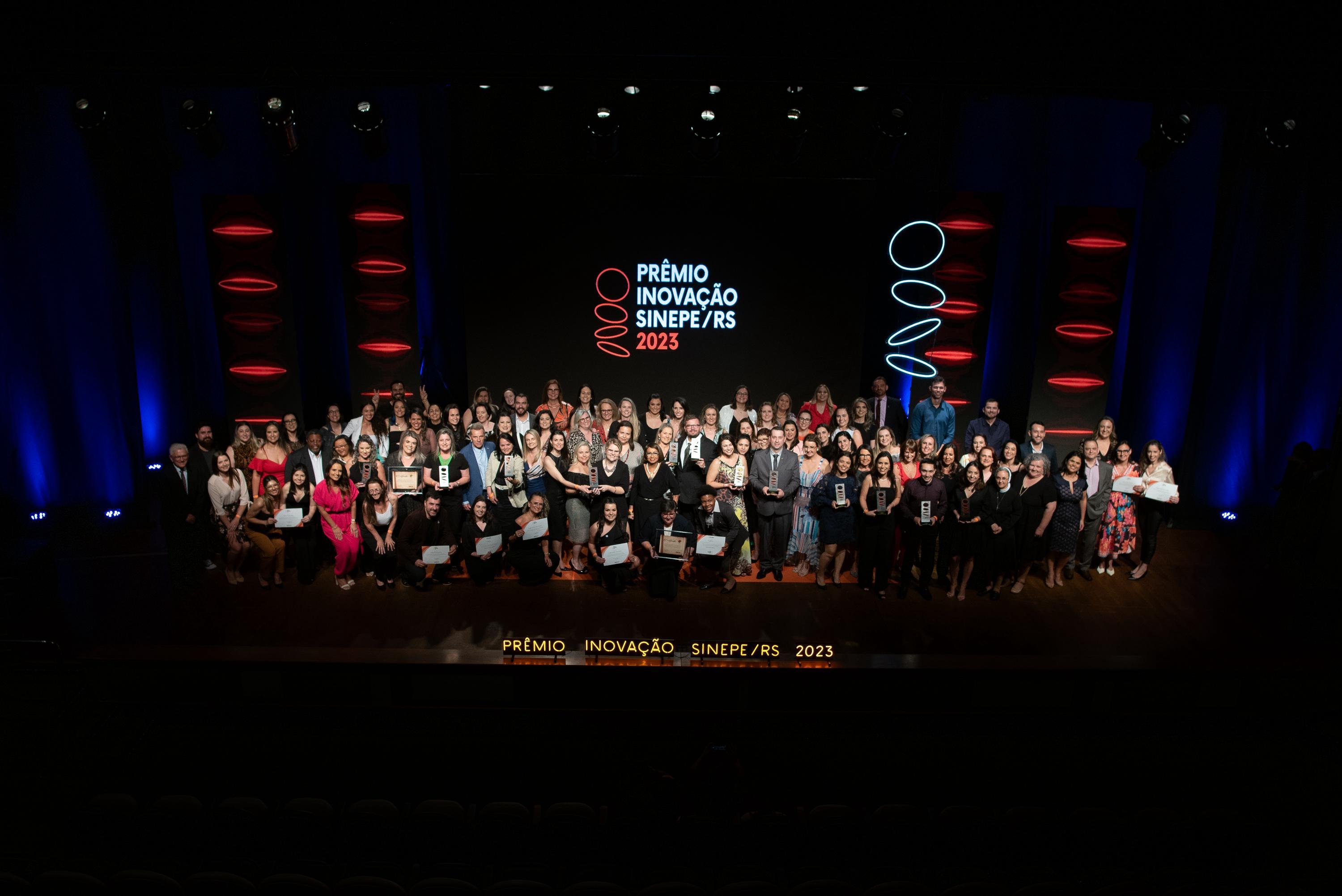 Premia&ccedil;&atilde;o do Sinepe/RS, que teve 136 trabalhos inscritos, destacou 12 propostas, al&eacute;m de men&ccedil;&otilde;es honrosas