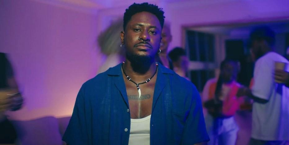 Rapper e beatmaker Zudizilla faz show no Agulha