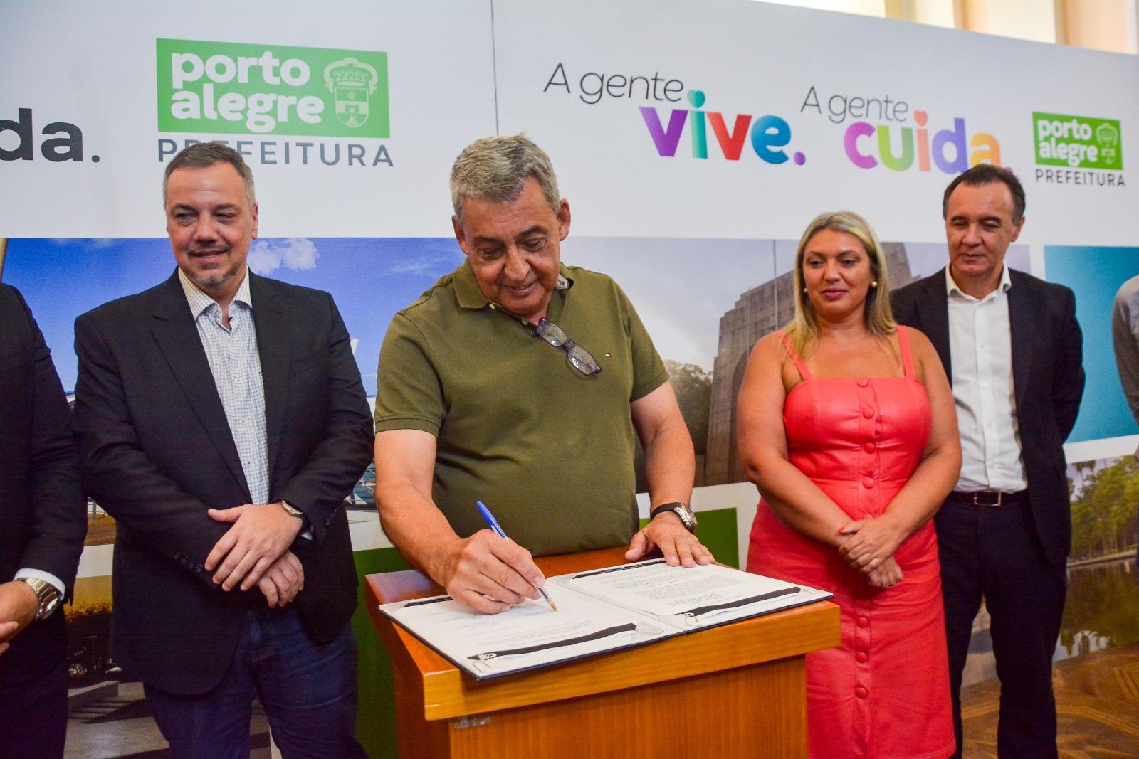 Prefeito Sebasti&atilde;o Melo assinou termo de coopera&ccedil;&atilde;o com &oacute;rg&atilde;o nesta ter&ccedil;a