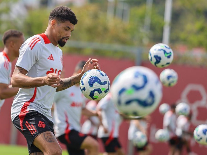 Juninho fica à disposição, mas deve ser reserva de Gabriel Mercado Juninho fica à disposição, mas deve ser reserva de Gabriel Mercado